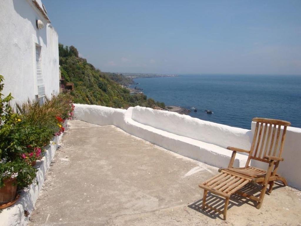 Come In Sicily La Pietra Monaca Apartment Acireale Ruang foto